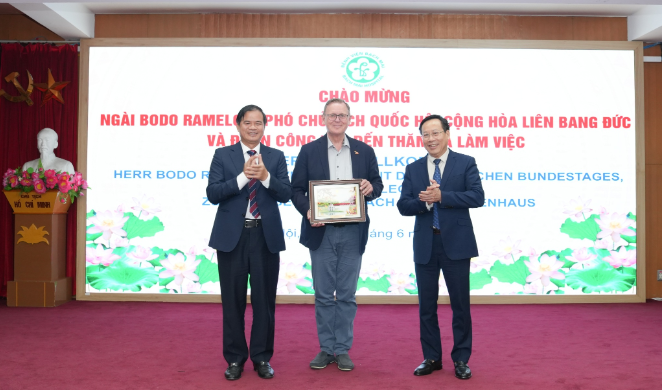 Bệnh viện Bạch Mai và Cộng hoà liên bang Đức thúc đẩy hợp tác đào tạo điều dưỡng, chăm sóc người cao tuổi